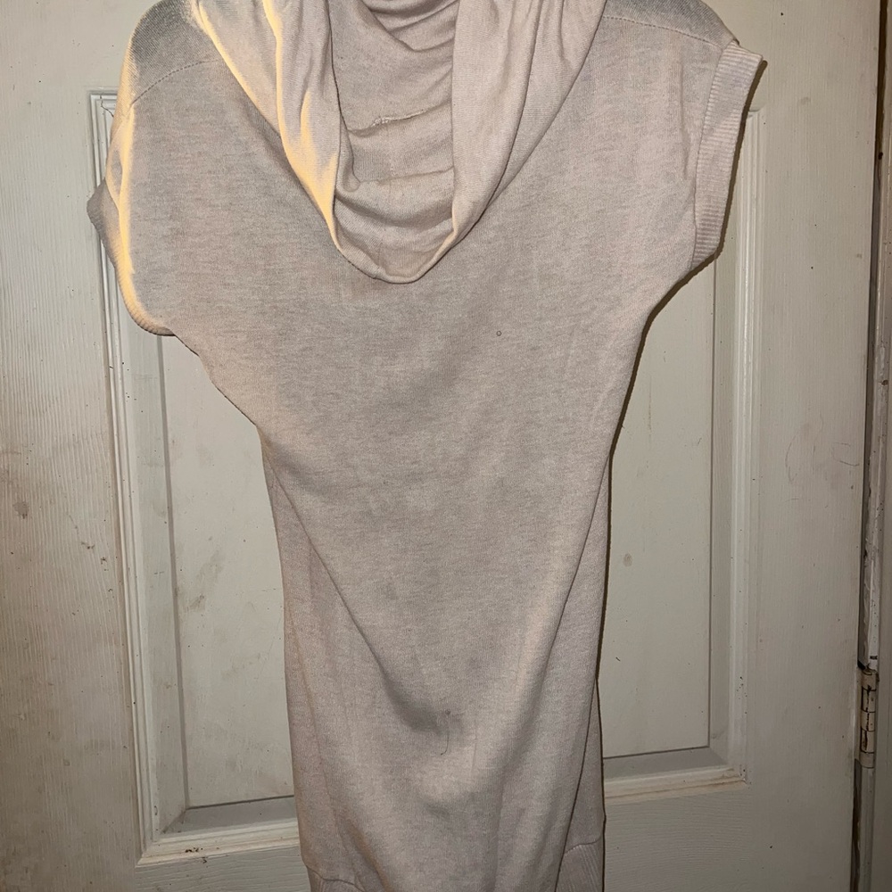 Women's Cream Sleeveless Sweater